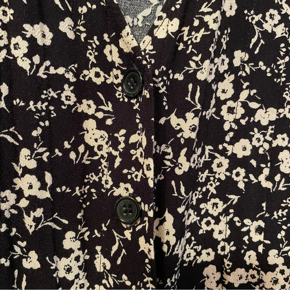 Maurices Black Floral V-Neck Jumpsuit - Picture 5 of 14